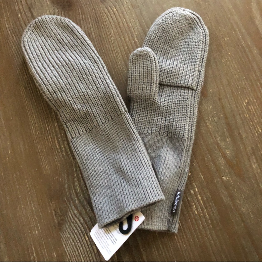 NWT $55 Lululemon Ribbed Merino Wool Blend Knit Fingerless Mittens